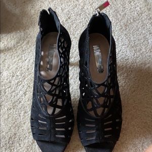 Beautiful lace look heels